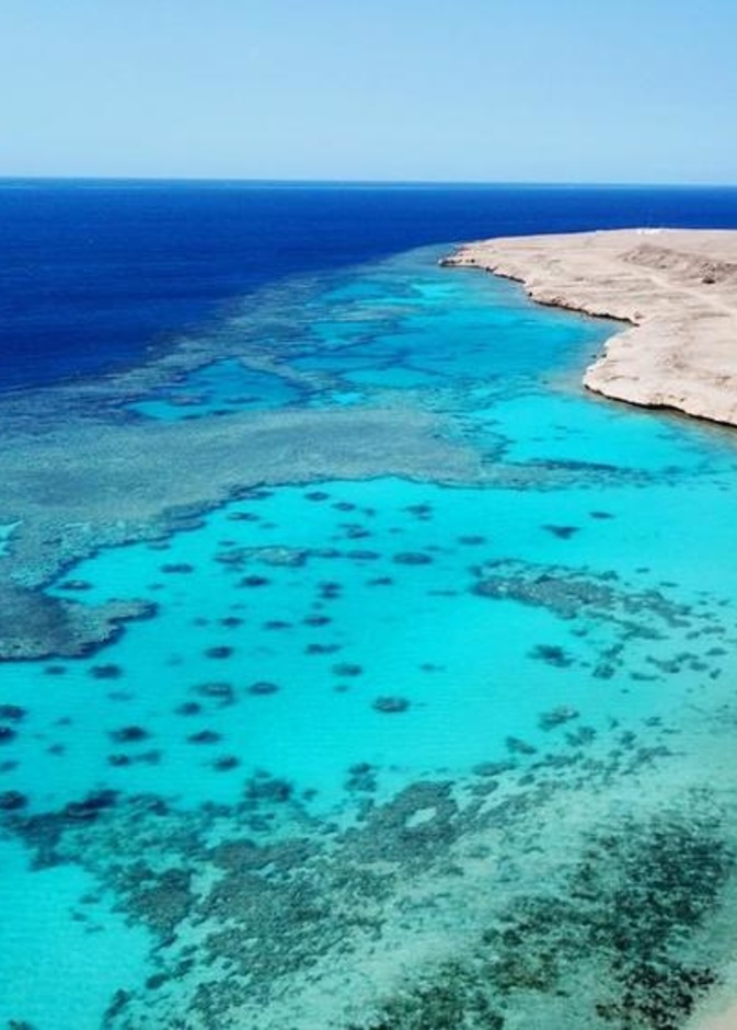 أملج.. رحلة الهدوء والاسترخاء في أحضان المياه الفيروزية