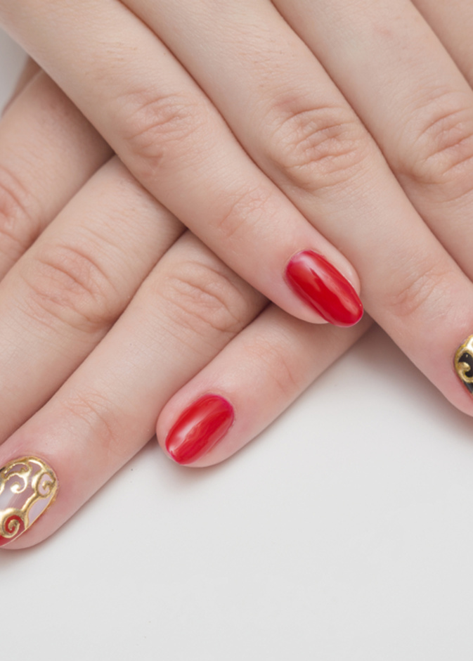 أفكار رسومات أظافر للإحتفال بيوم الحب العالمي 2022