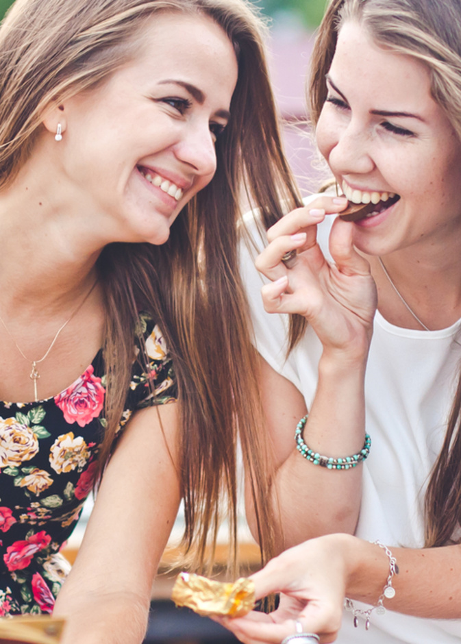 فوائد الشوكولاتة الداكنة لكبح شهيتك في يوم الحب العالمي 2022