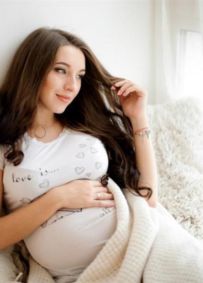 كم يبلغ وزن الجنين في نهاية الشهر السادس