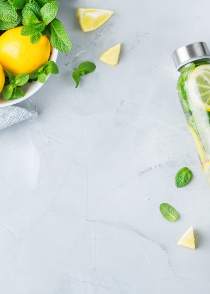 ما هي فوائد الليمون والنعناع مع الماء الساخن