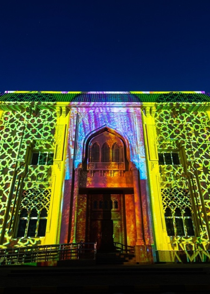 مهرجان أضواء الشارقة يواصل إبهار الزوار بعروضه الضوئية الخلابة.. إليكم مواعيد العروض