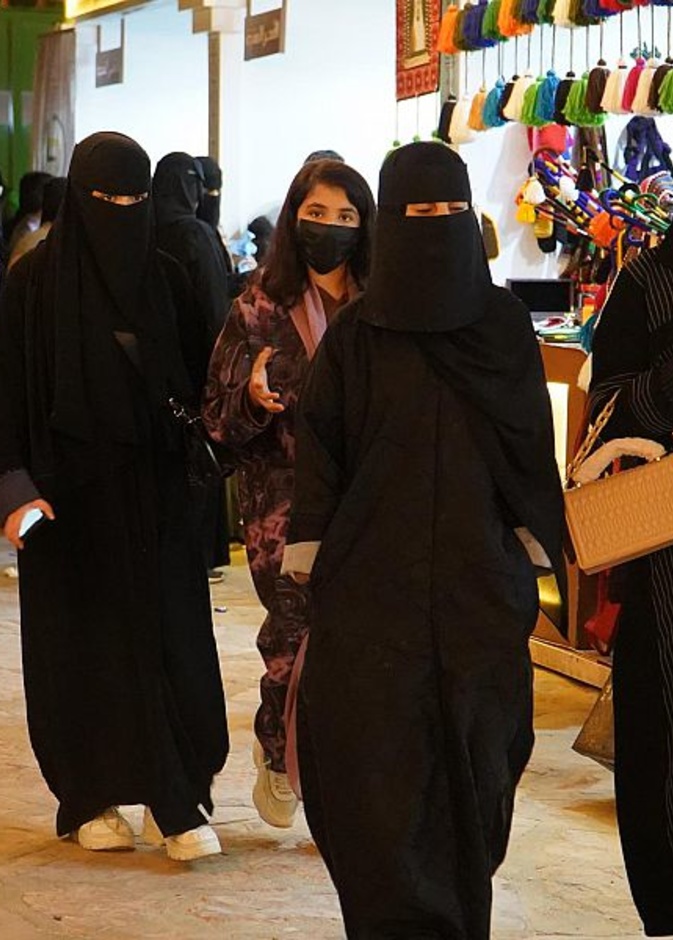 وإقبال كبير من الزوار على زيارة شتاء درب زبيدة - المصدر واس 