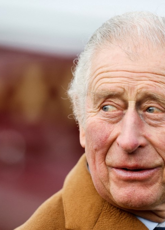 بسبب العاصفة يونيس الأمير تشارلز يلغي رحلته إلى ويلز 