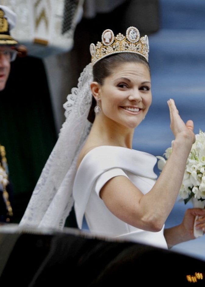 لماذا كسرت الأميرة فيكتوريا القواعد السويدية في حفل زفافها؟