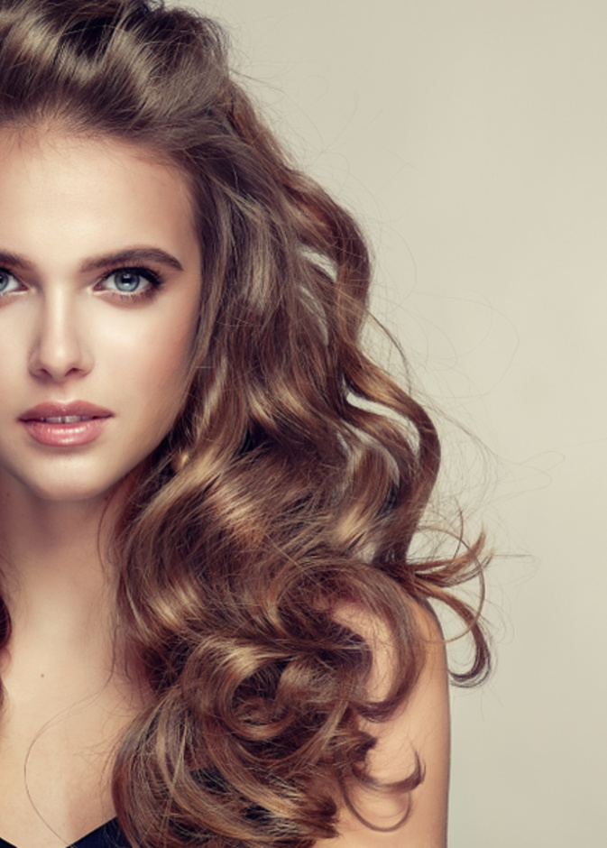 تسريحات شعر طويل ويفي لسهرة عيد الحب