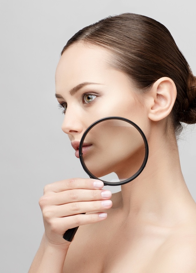 أفضل الوصفات الطبيعية لازالة النمش عن الوجه