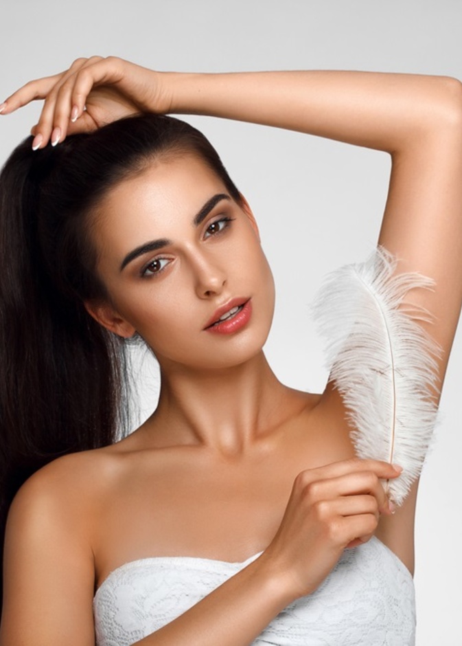  3 خلطات طبيعية من زيت الورد لتفتيح المناطق الحساسة