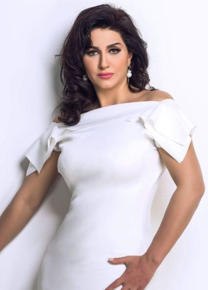وفاء عامر