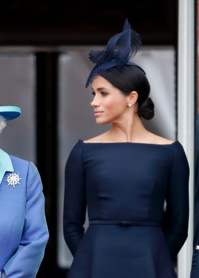 ميغان وهاري يتجاهلان تهنئة الملكة علنا باحتفالات اليوبيل البلاتيني