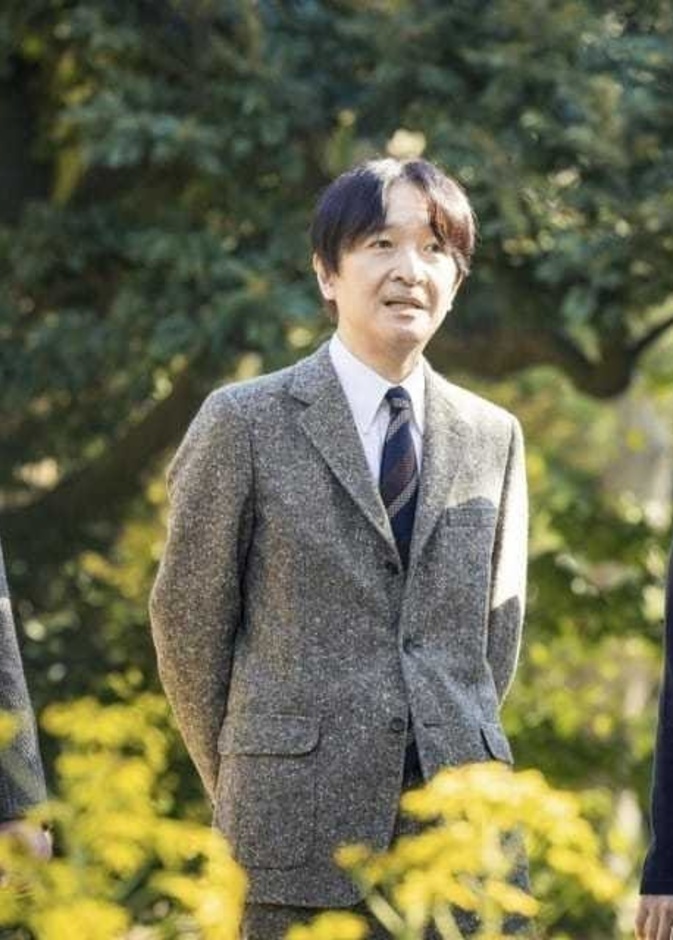 الأمير هيساهيتو أمير اليابان يتهم بالسرقة الأدبية في مقال حصل عنه على جائزة