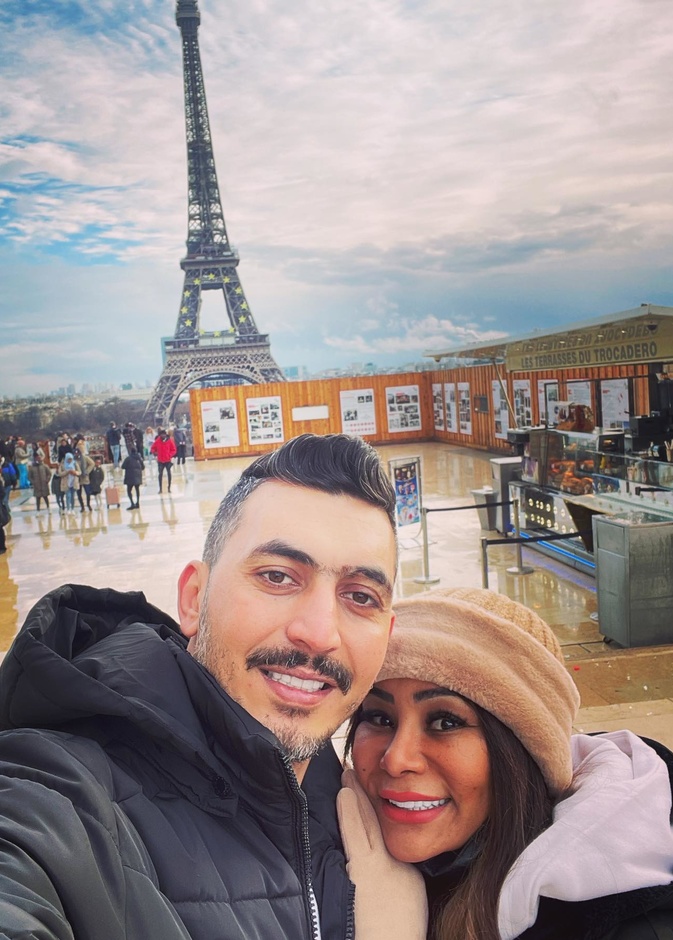 شقيقة محمد رمضان وزوجها بلقطات رومانسية خلال إجازتهما في فرنسا