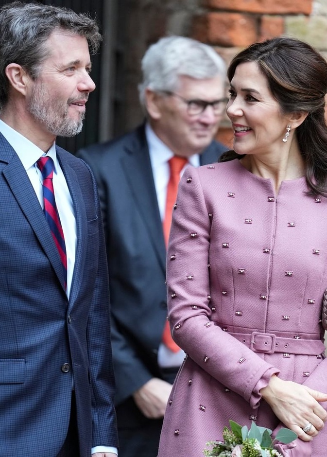 الأميرة ماري تفتتح معرض Mary and the Crown Princesses