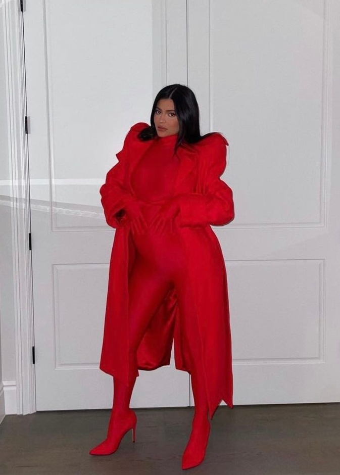 صور إطلالات كايلي جينير جريئة وساحرة خلال فترة حملها