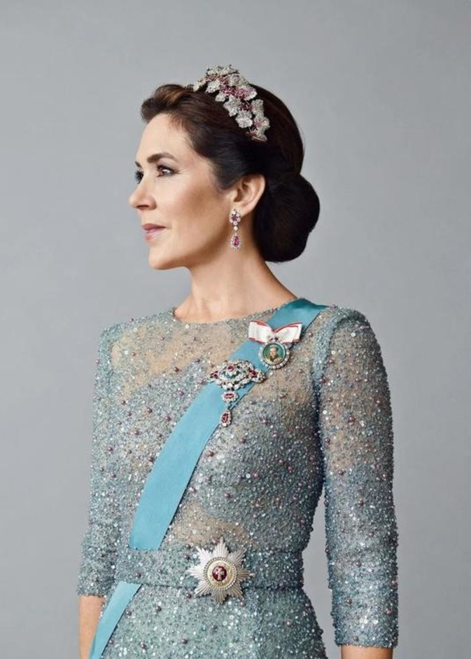 إطلالة الأميرة ماري متشابهة مع الملكة إلسا أميرة ديزني