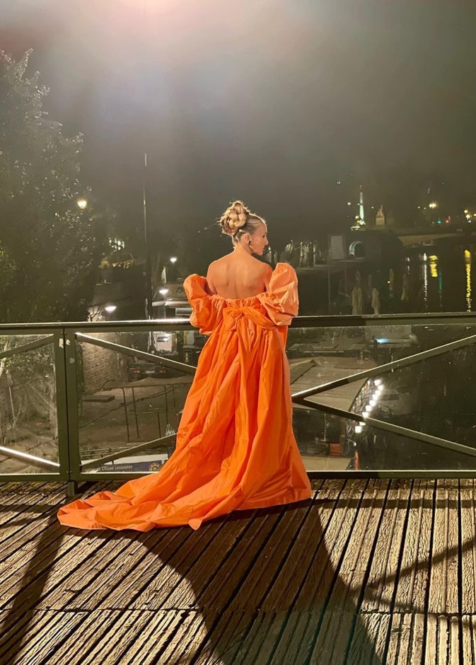 إطلالة سارة جيسيكا باركر بفستان لافت من Valentino