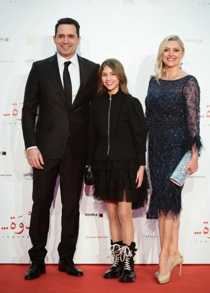 زوجة ظافر العابدين وابنته في عرض فيلم "غدوة"