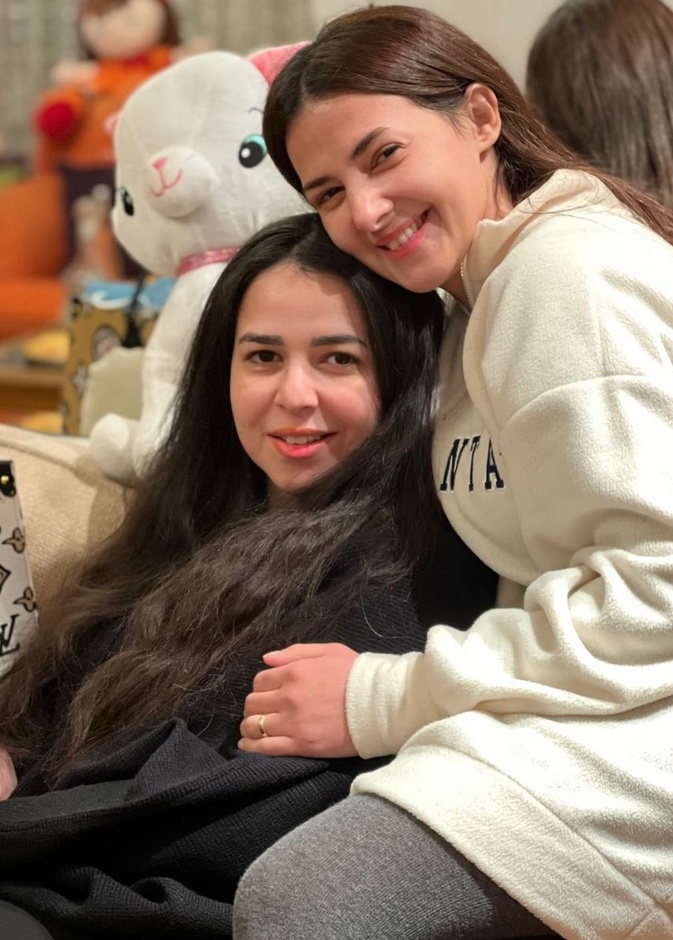 دنيا وإيمي سمير غانم