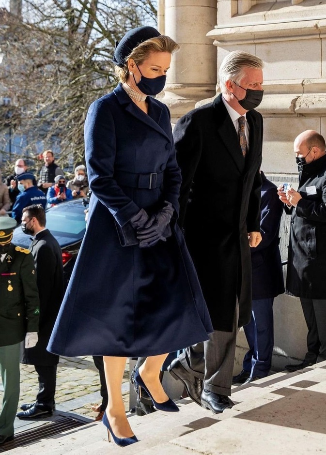 الملك ألبرت والأميرة ديلفين يقومان بأولى مهماتهما الرسمية معا