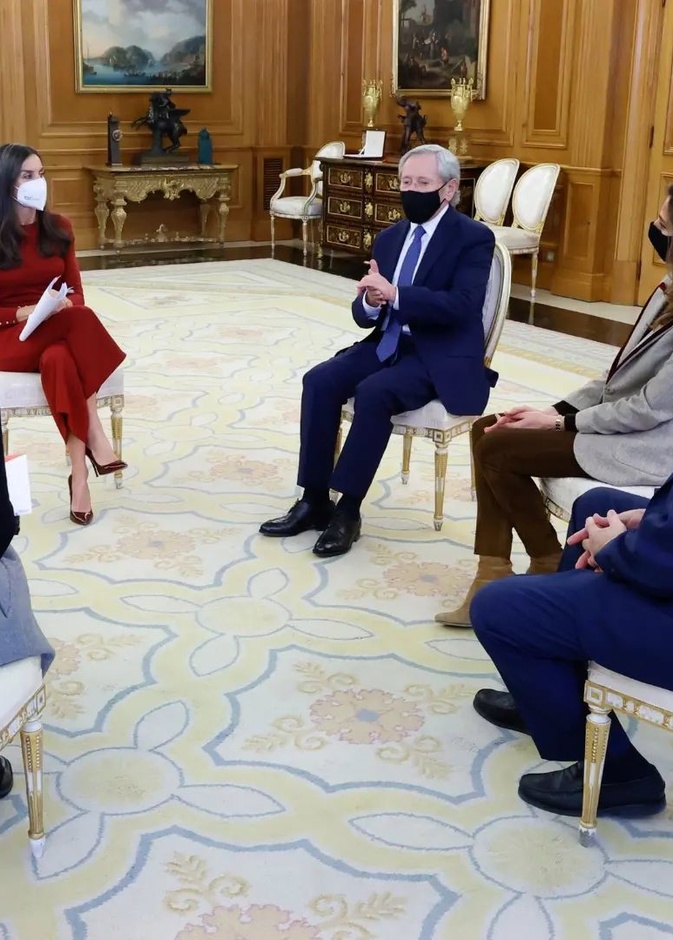 الملكة ليتيزيا تستقبل رؤساء محطات البث العامة الأيبيرية الأمريكية