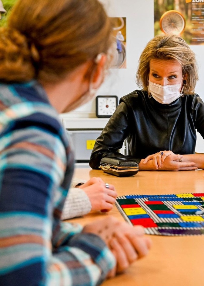 الملكة ماتيلد تزور مدرسة Zonnebos الثانوية في غرايفينويزل Gravenwezel