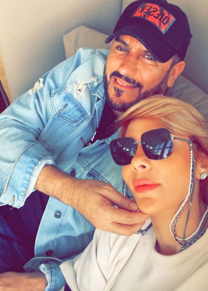 زوج أصالة نصري يُدللها بلقطات رومانسية جديدة لهما