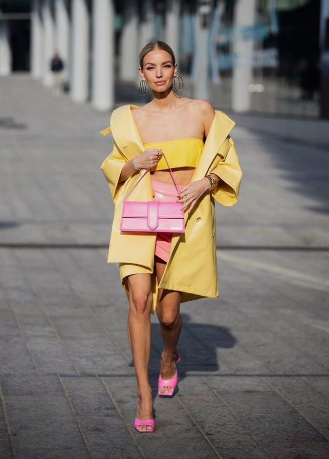 Leonie Hanne بإطلالة ساحرة في آخر أيام أسبوع الموضة بلوك من Max mara