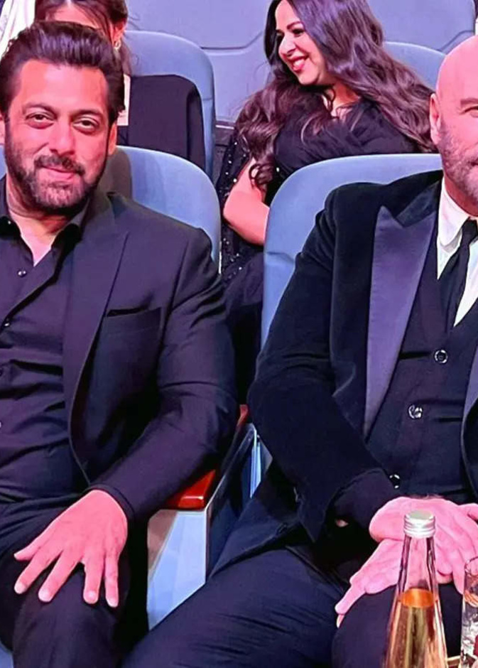  سلمان خان وجون ترافولتا 