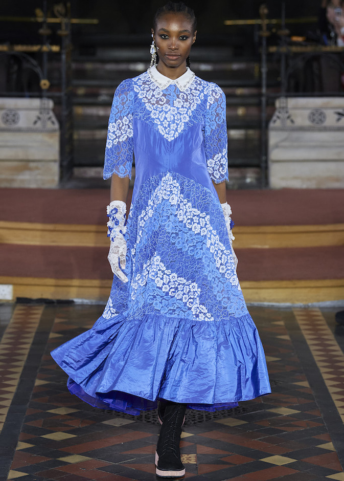 من مجموعة Bora Aksu لموسم خريف 2022