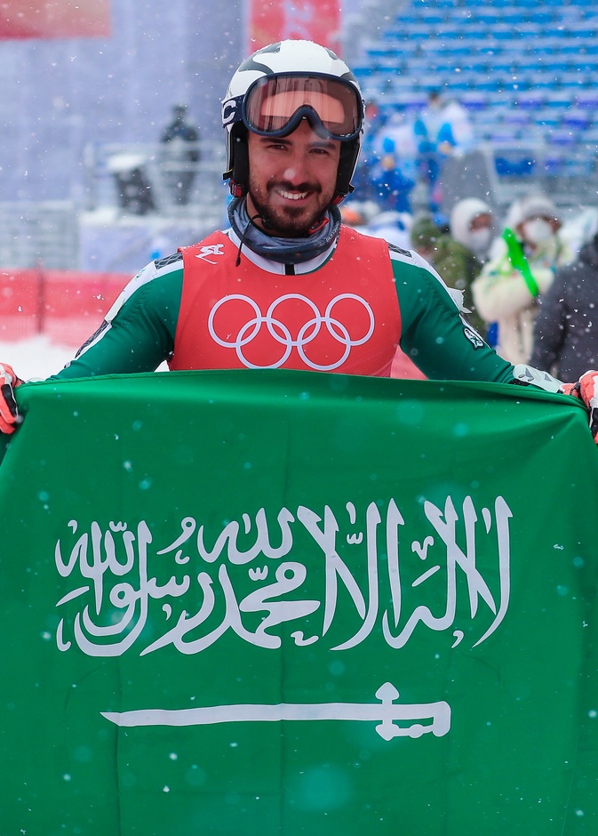 مشاركة تاريخية أولى للمملكة في الألعاب الشتوية عبر لاعب التزلج فائق عابدي