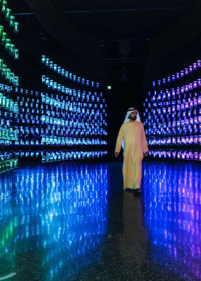 محمد بن راشد يطلّع على تجارب متحف المستقبل.. المبنى الأجمل بالعالم