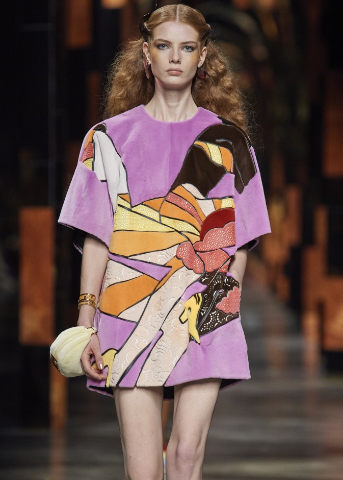 موديلات فساتين قصيرة 2022 متعدد الألوان من Fendi