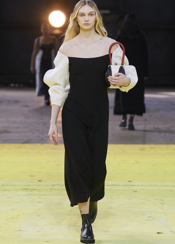 عرض أزياء غابرييلا هيرست لموسم خريف 2022