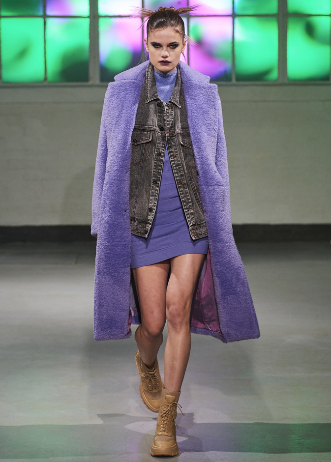 عرض أزياء مجموعة Mark Fast لموسم خريف وشتاء 2022 في لندن