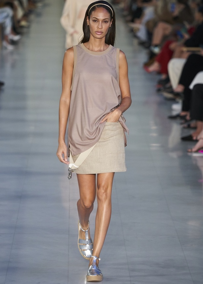 موديلات بلايز صيف 2022 فضفاضة من Max mara
