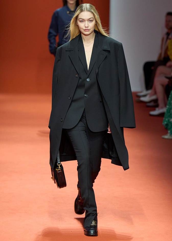 مجموعة Tod’s لخريف وشتاء 2022 إعادة تخيل لأيقونات الجمال الإيطالي