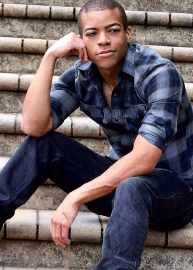 موسى جيه موسلي نجم مسلسل "The Walking Dead"