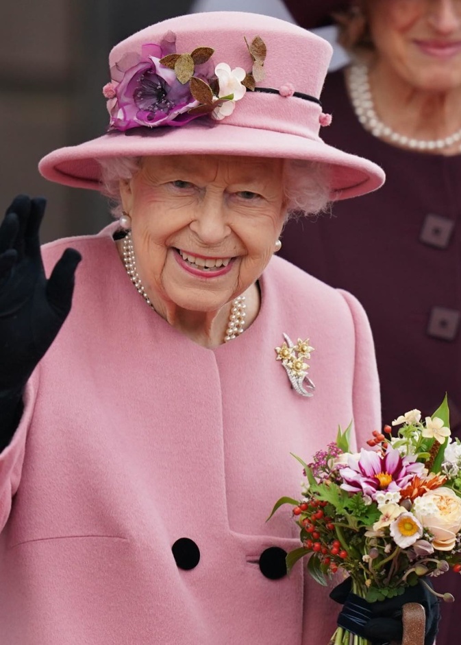 إصابة الملكة إليزابيث الثانية بفيروس كورونا