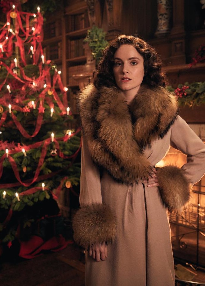 أزياء نجمات مسلسل "بيكي بلايندرز"