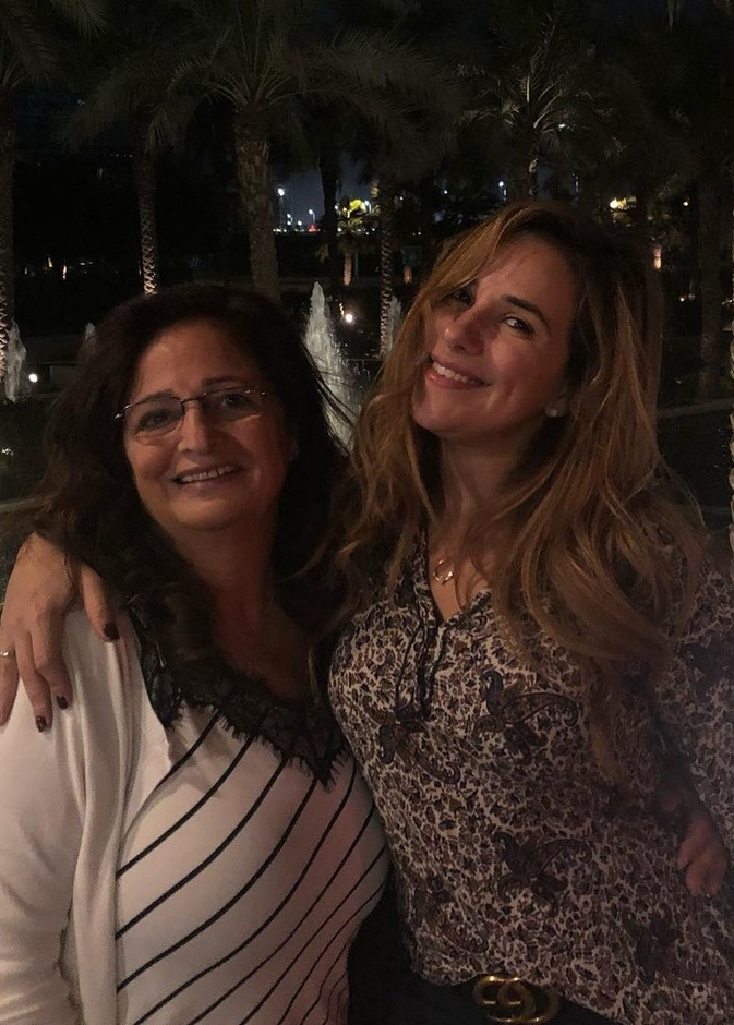 شيري عادل ووالدتها