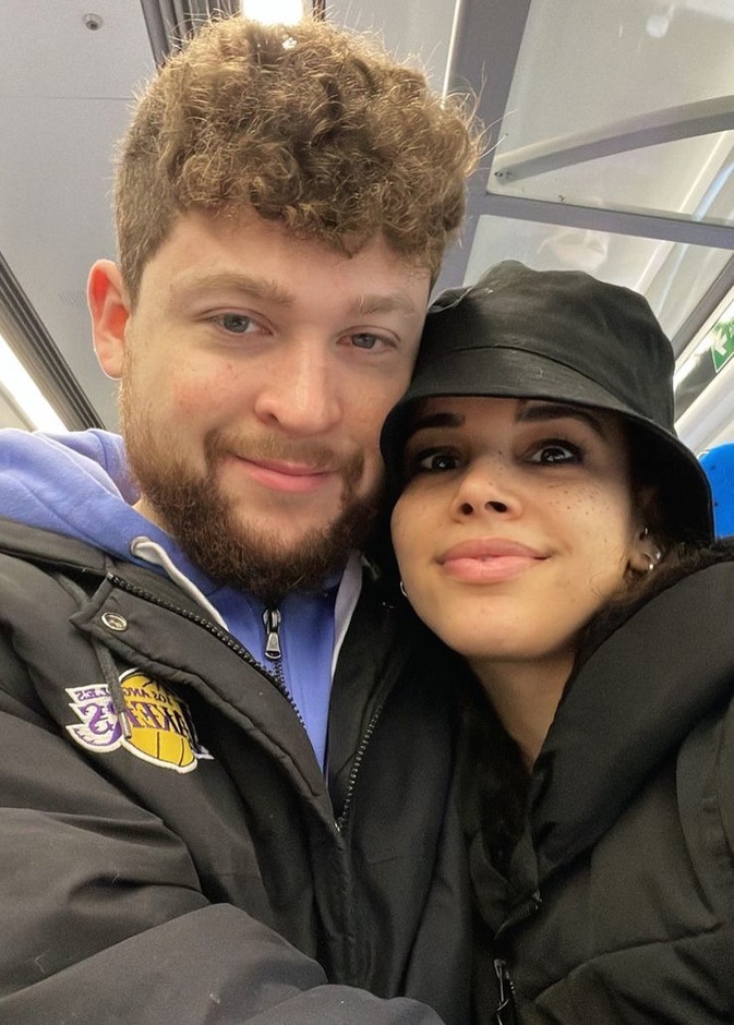 نور عمرو دياب مع خطيبها