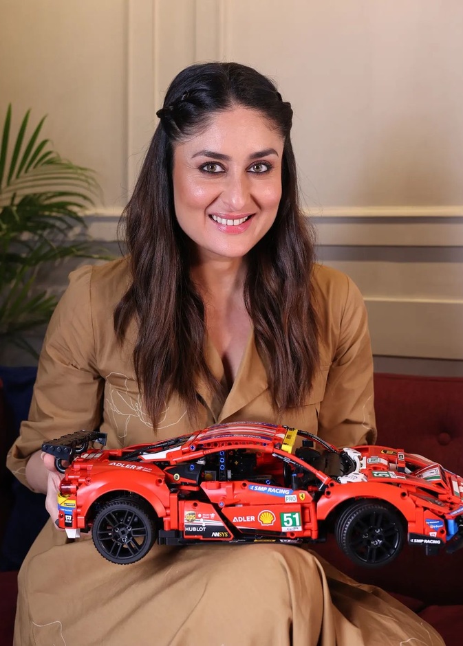 كارينا كابور تحتفل بعيد الميلاد الأول لطفلها الأصغر