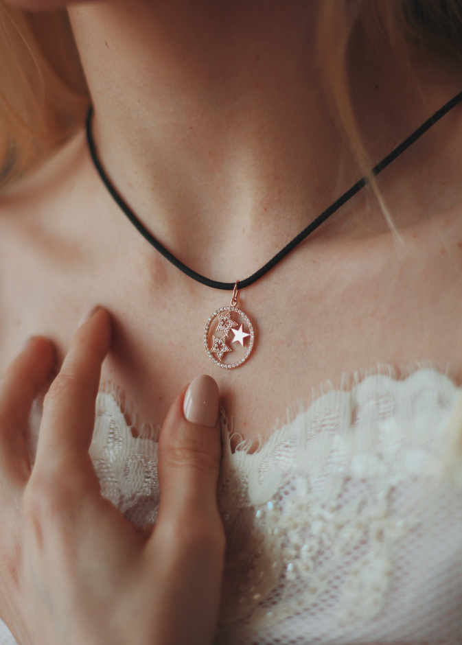 موديلات قلادات على شكل نجمة لعروس 2022