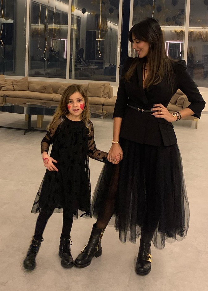 نادين نسيب نجيم وابنتها