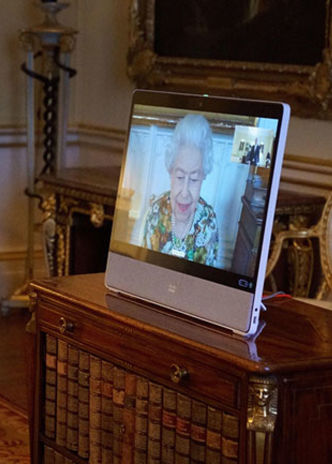 ملكة بريطانيا تقوم بأحدث ظهور رسمي لها من قلعة وندسور