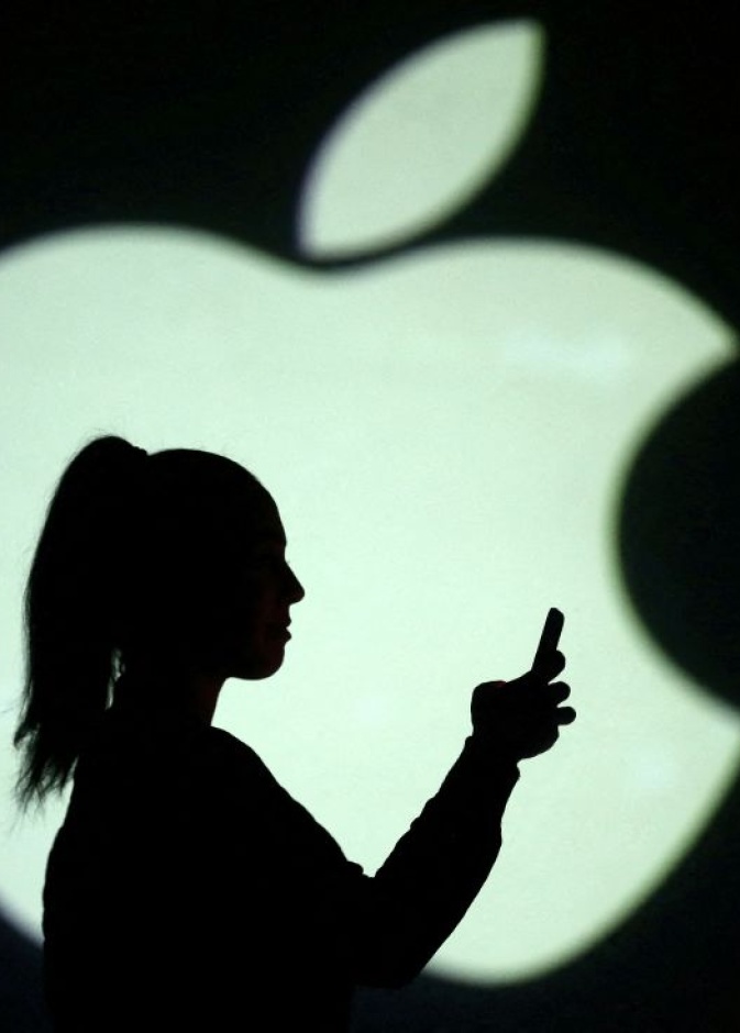 آبل تخطط لاطلاق جهاز بشاشة قابلة للطي