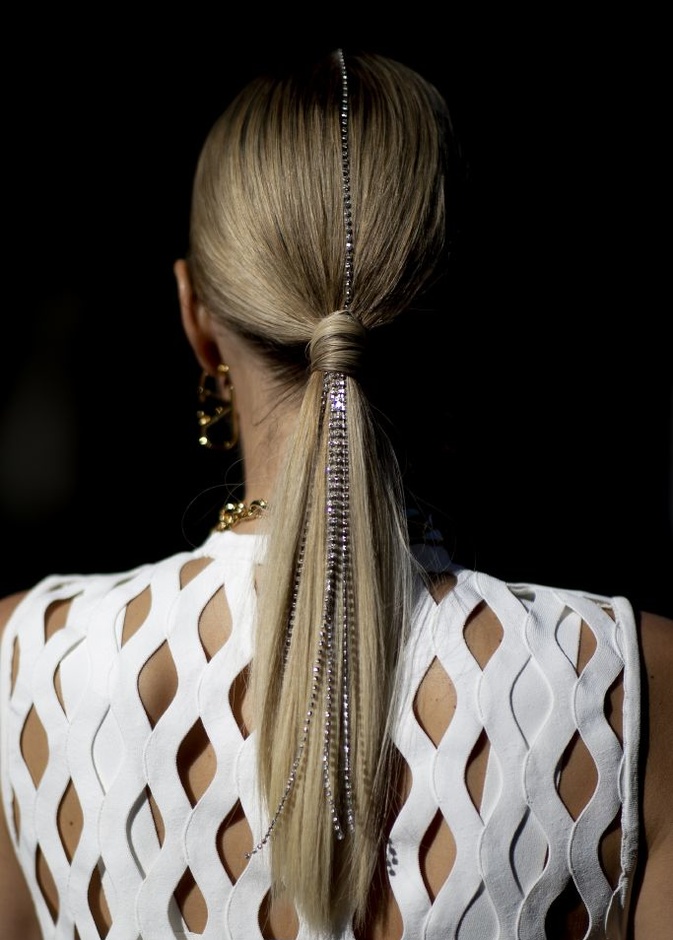 صيحات جمالية جريئة لفتت الأنظار في شوارع نيويورك بأسبوع الموضة 2022