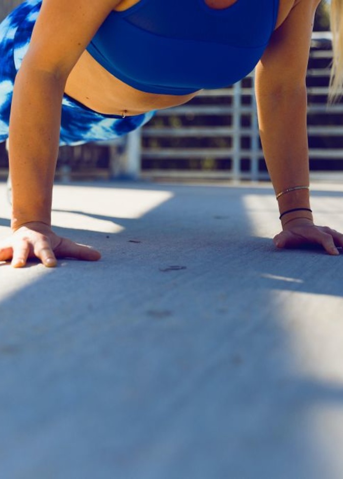 5 تمارين هوائية تساعد على حرق دهون البطن