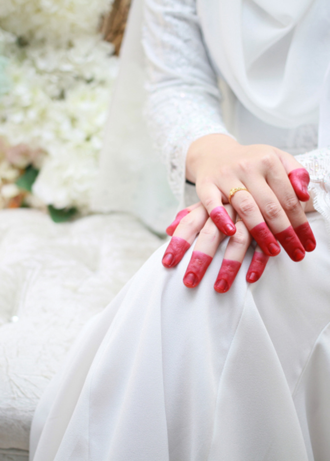 بالفيديو عروس تغفو خلال مراسم الزفاف في مشهد طريف