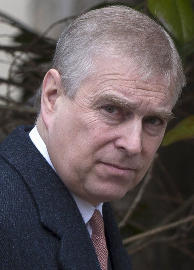 هل يضطر الأمير أندرو لمغادرة بريطانيا؟